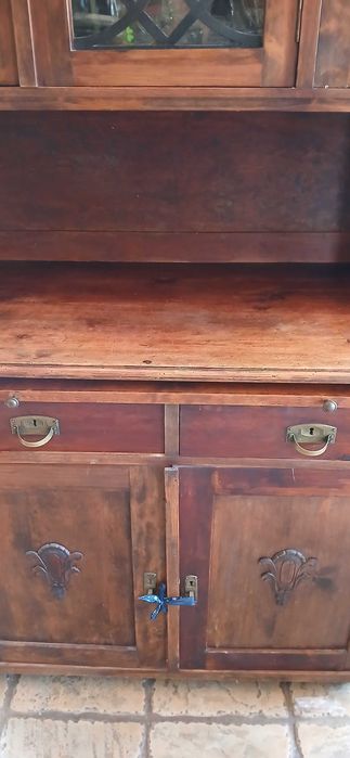 Kredens secesja z litego drewna