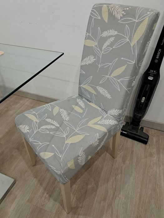 Mesa de jantar de vidro + cadeiras