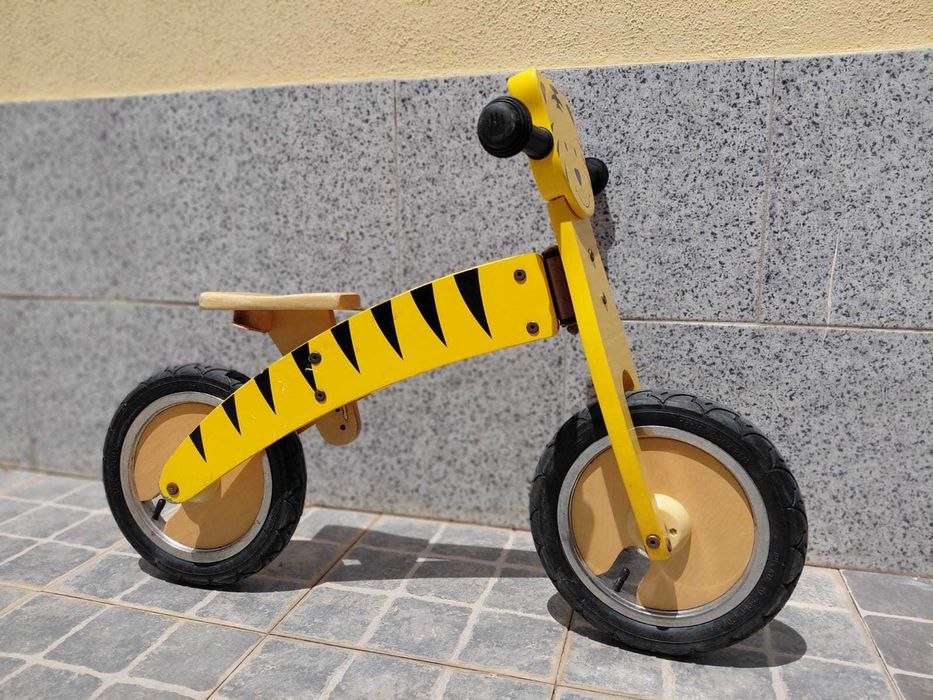 Vende-se bicicleta de aprendizagem (sem pedais)