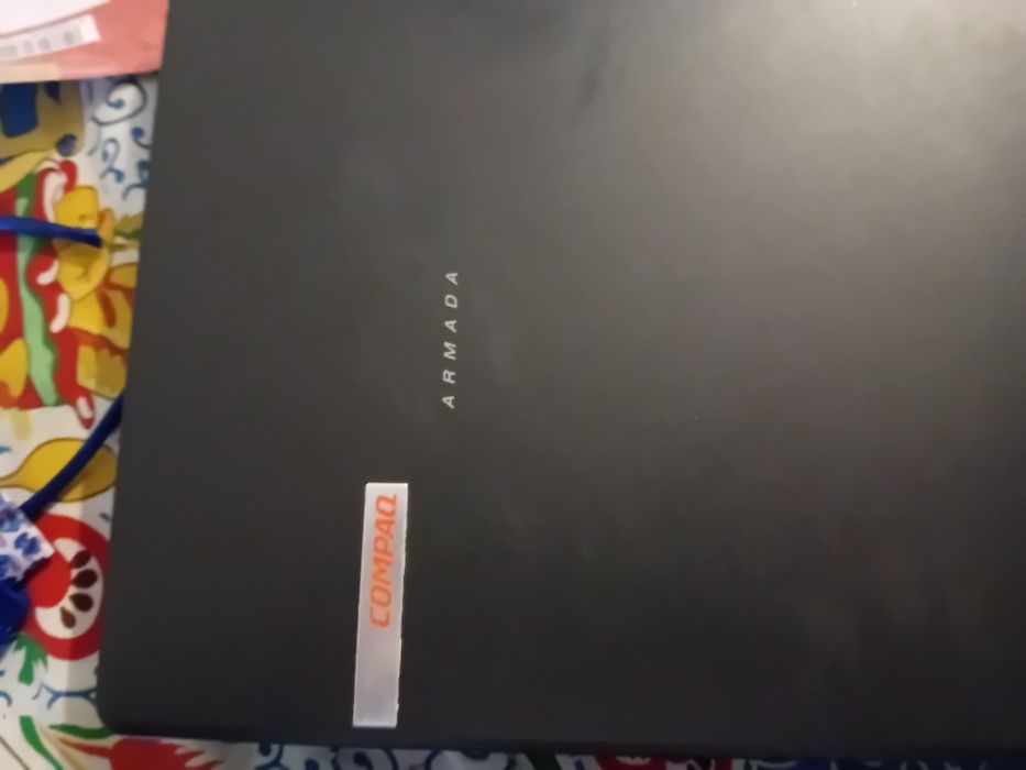 Computador antigo compaq