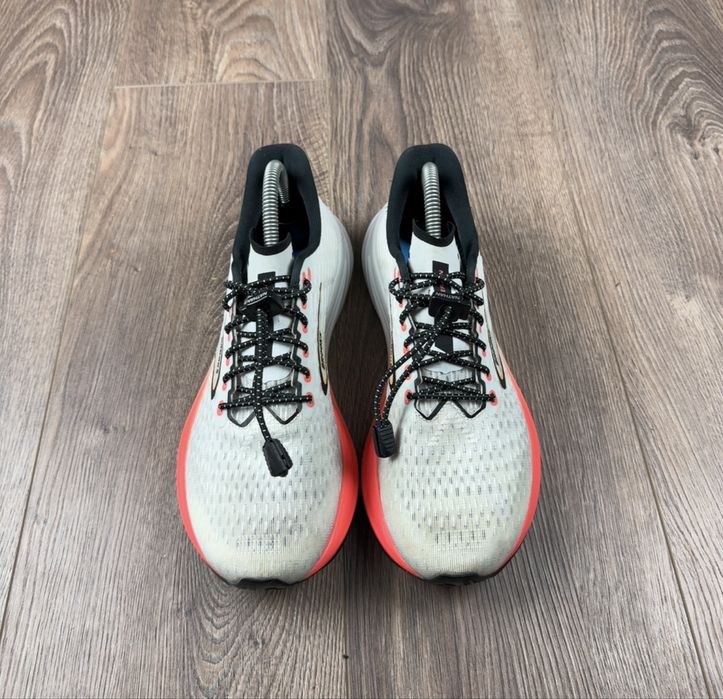 Бігові Кросівки Brooks Hyperion 40 (25.5 см)