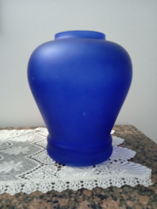 Jarao em vidro azul