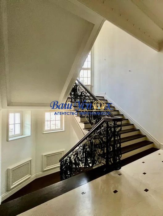 Продаж будинка з ремонтом у лici село Козин.Конча-Заспа район