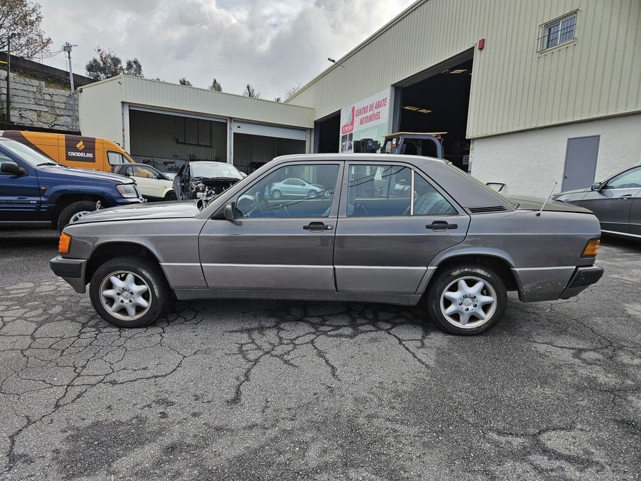 Mercedes-Benz 190D W201 2.0D de 1992 para peças