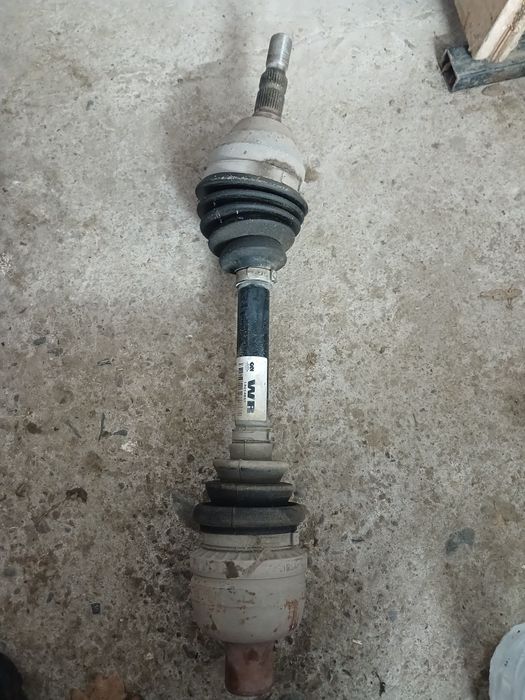 Полуось  Опель Зафира Б 2013 г, Кпп 6 ст 6