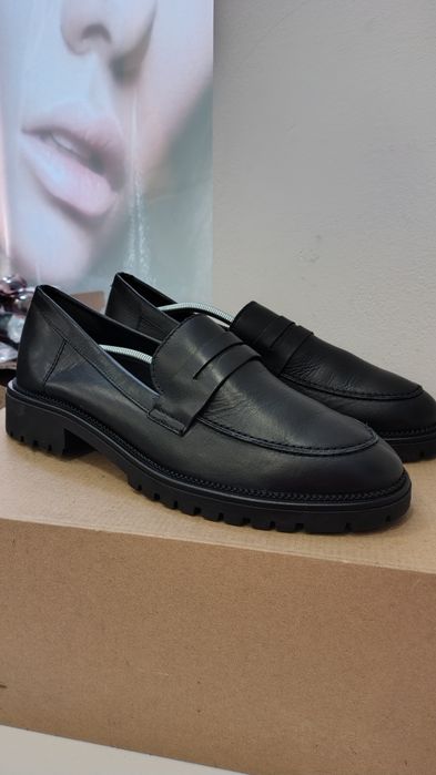 Tamaris damskie skórzane mokasyny loafersy rozmiar 41
