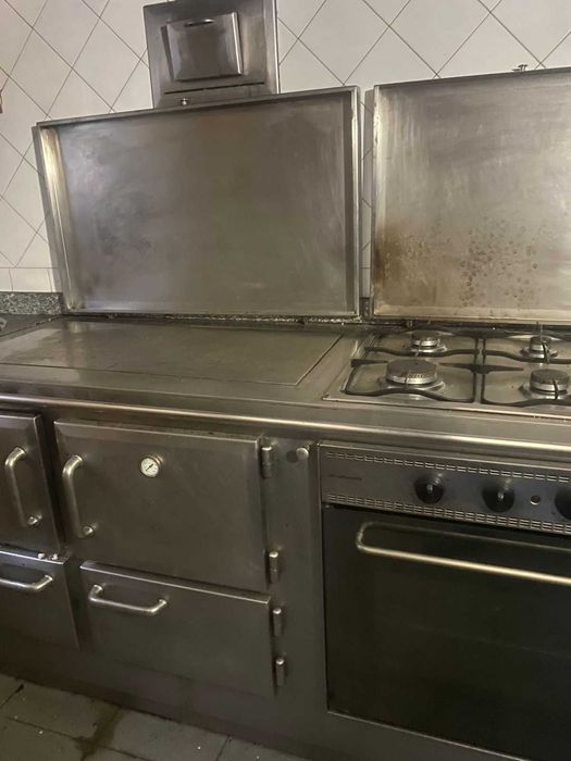 Vendo fogão a lenha/gás