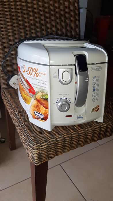 Fritadeira sem óleo marca DeLonghi