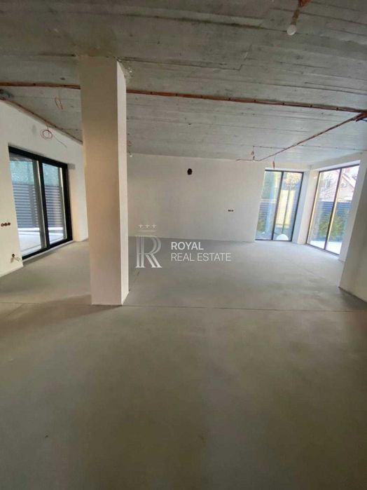 Продаж Будинок Київ Голосіївський район вул. Малокитаївська 300 м² 4 спальні Ділянка 5 соток Газ Гараж Підвал 20 кВт Під чистове оздоблення