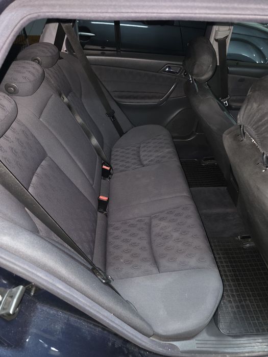 Mercedes-Benz C220, 2002, 215000km.