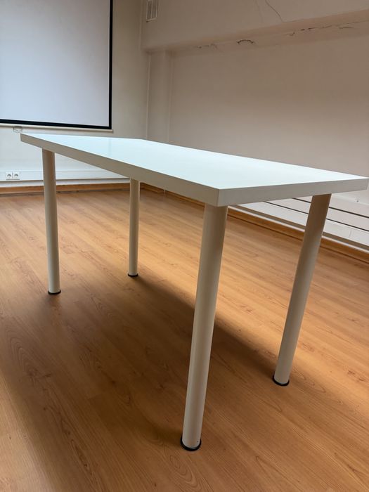 Mesa Branca de Escritório / Reuniões – Excelente Estado
