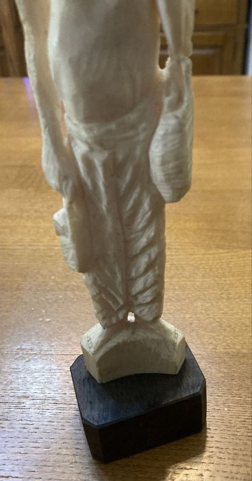 Escultura Africana em material nobre