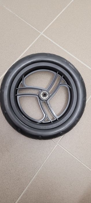 Rowerek biegowy Cariboo Magnesium Pro (2,5kg) + koło zapasowe