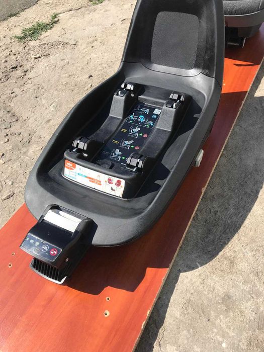 Автокресло детское Maxi Cosy 2 way pearl + база isofix 2 way Fix