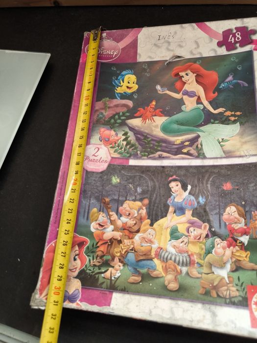 2 Puzzle Disney Princesas Ariel e Branca de neve.