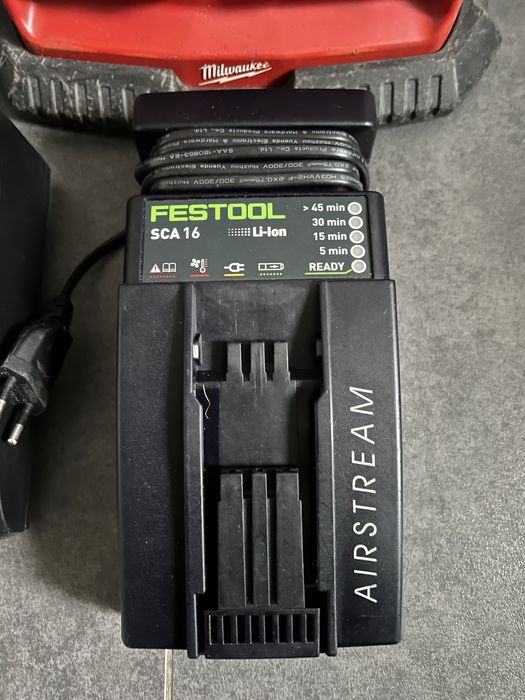 Зарядки, зарядні пристрої Bosch Мілвауке фестол