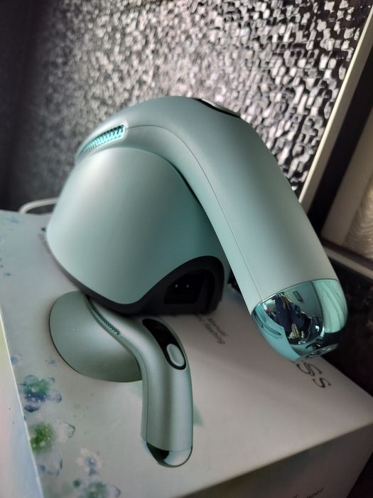 Depilator laserowy DEESS