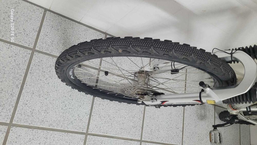 Bicicletas BTT e de estrada