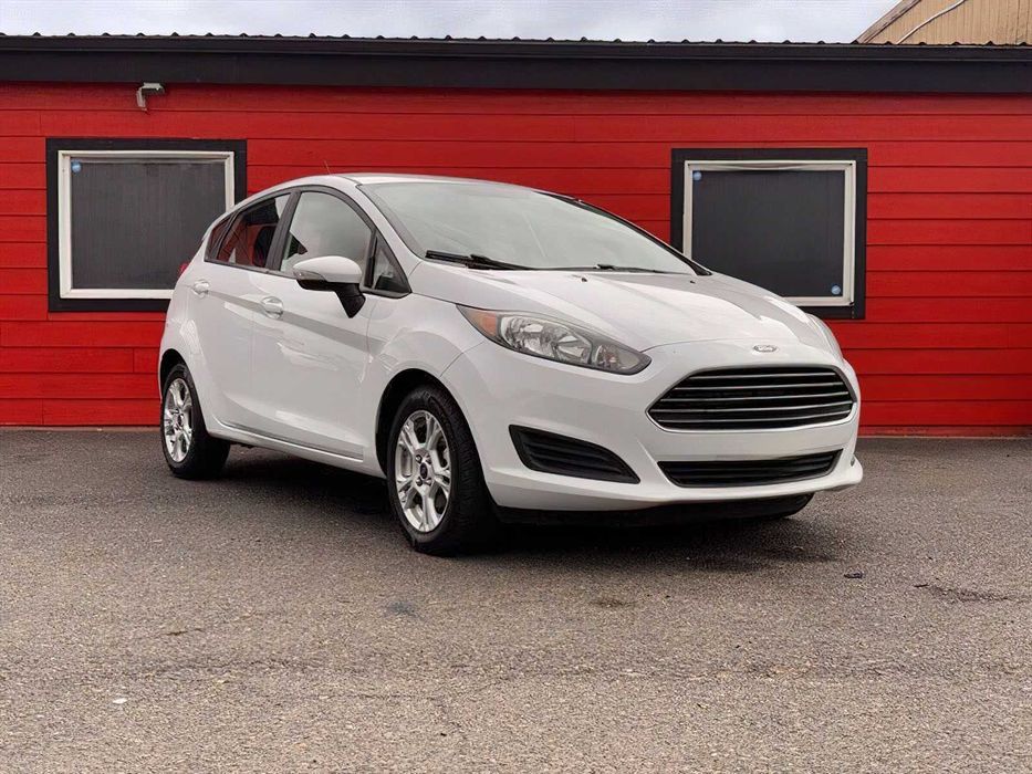 Ford Fiesta SE      2016