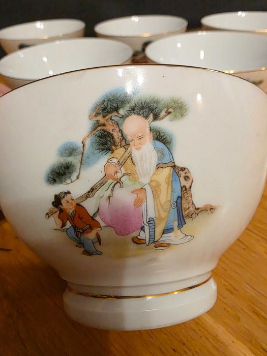 Komplet chińskich porcelanowych miseczek