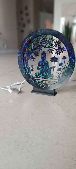 Piękna lampka na pułkę.