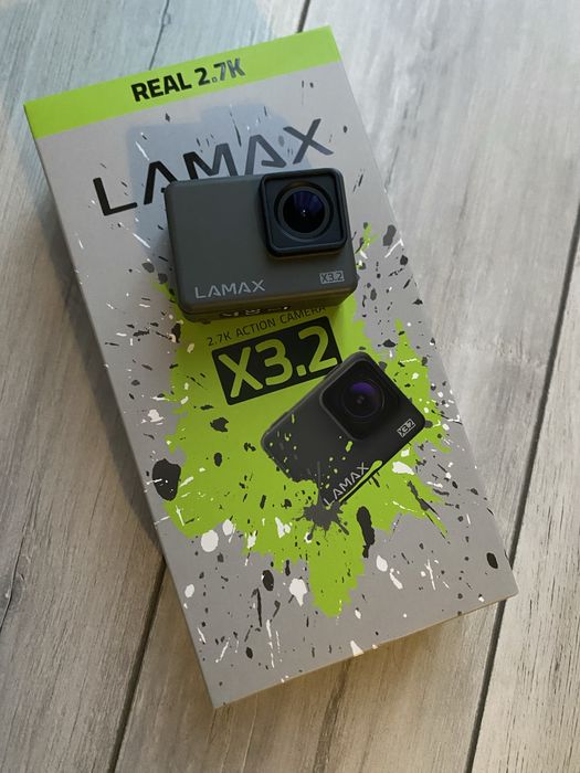 Kamerka Lamax 3.2