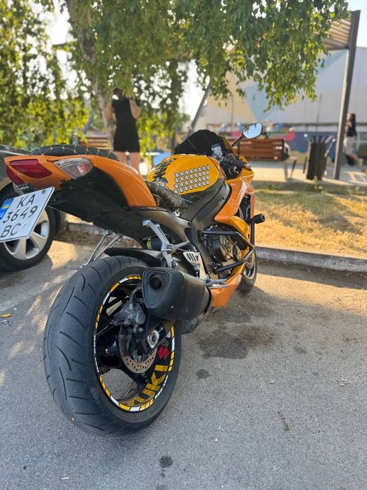 Продам Сузуки Джиксер GSX-R 600 К8 2008