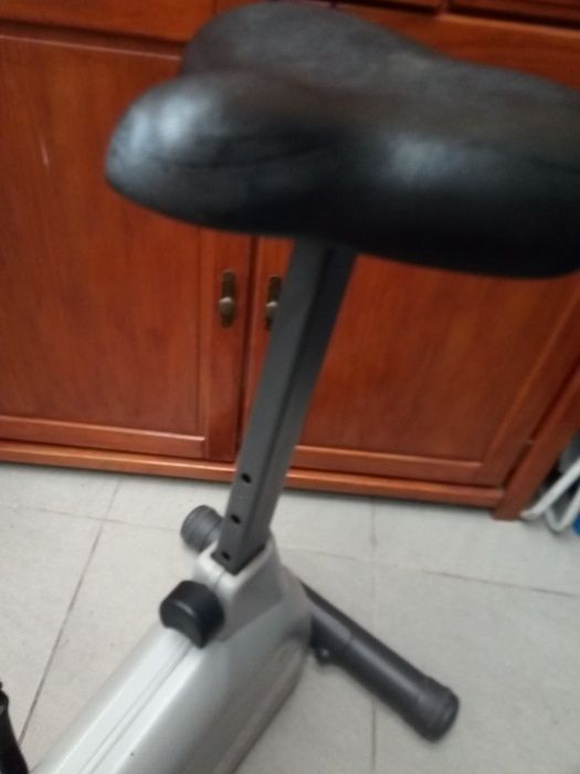 Stationary Bicycle426529148308695043