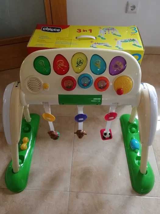 Ginásio deluxe Chicco.