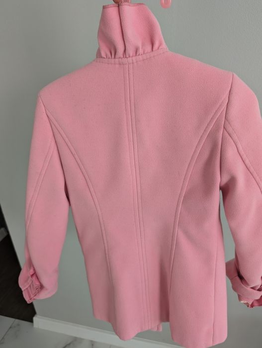 Дитячий одяг: пальто, куртка, плаття