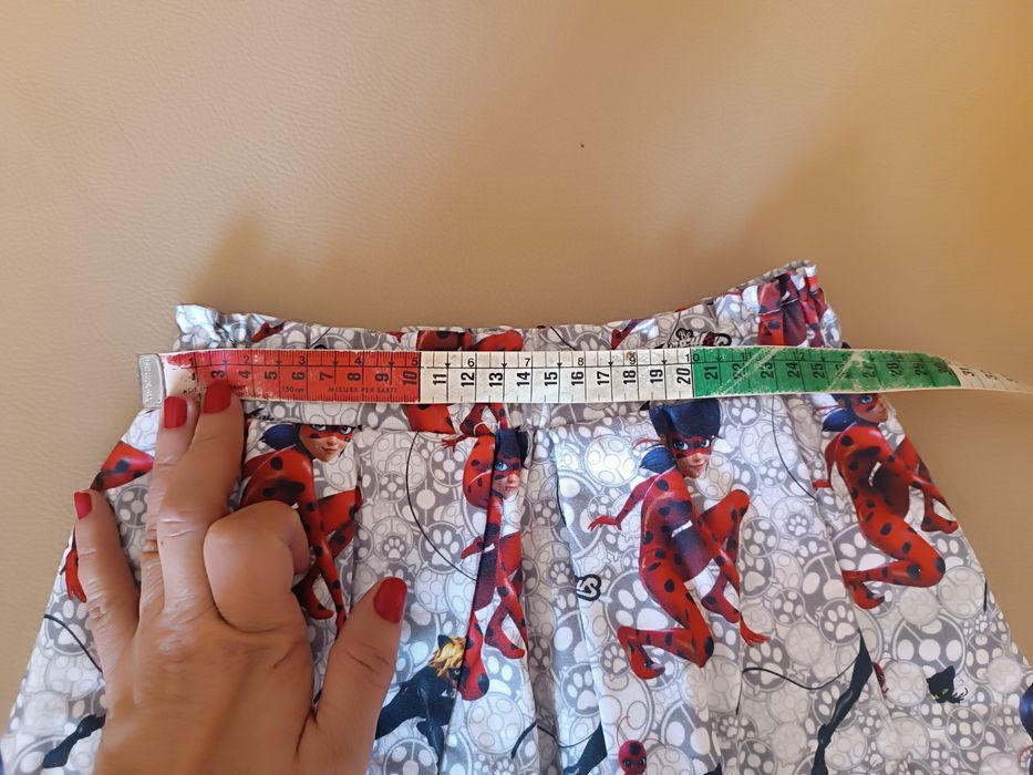 Saia Miraculous. Lady Bug. Feira à mão.