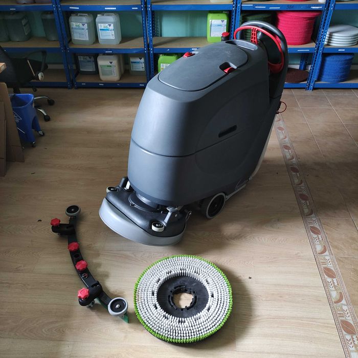 Maszyna czyszcząca, szorowarka do podłóg z trakcją Numatic TGB 6055/100T - UŻYWANA WYSTAWOWA FAKTURA VAT