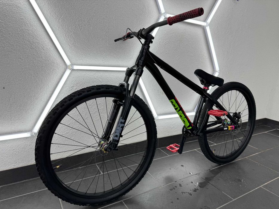 Lampa LED Hexagon do garażu