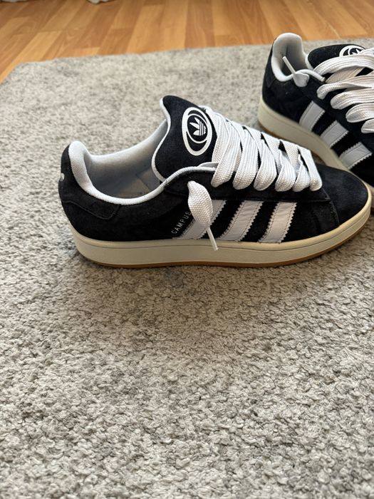 Adidas campus