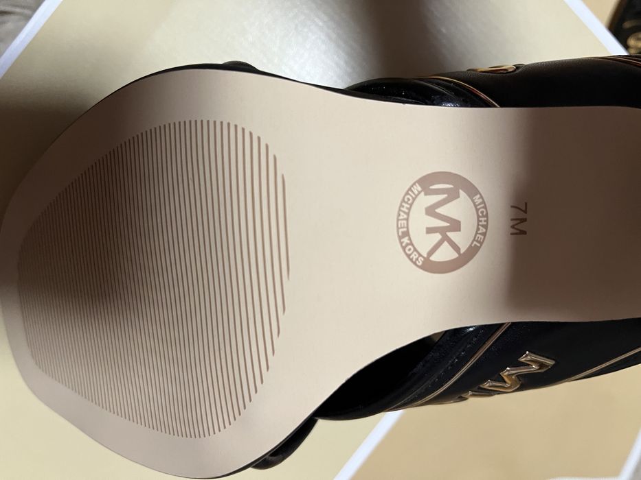 Michael Kors sandały sandałki klapki na obcasie gideon mule sandal 37