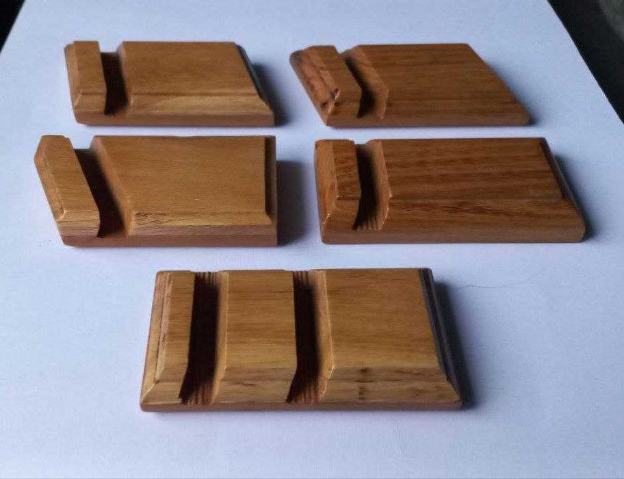 Підставка для телефона з дуба