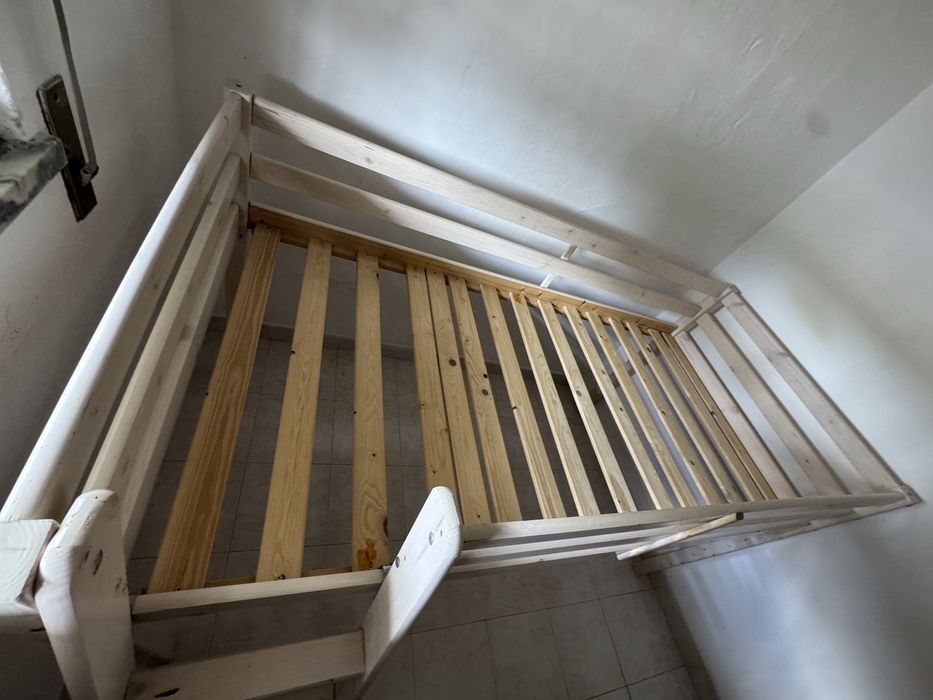 Cama de crianca com escada