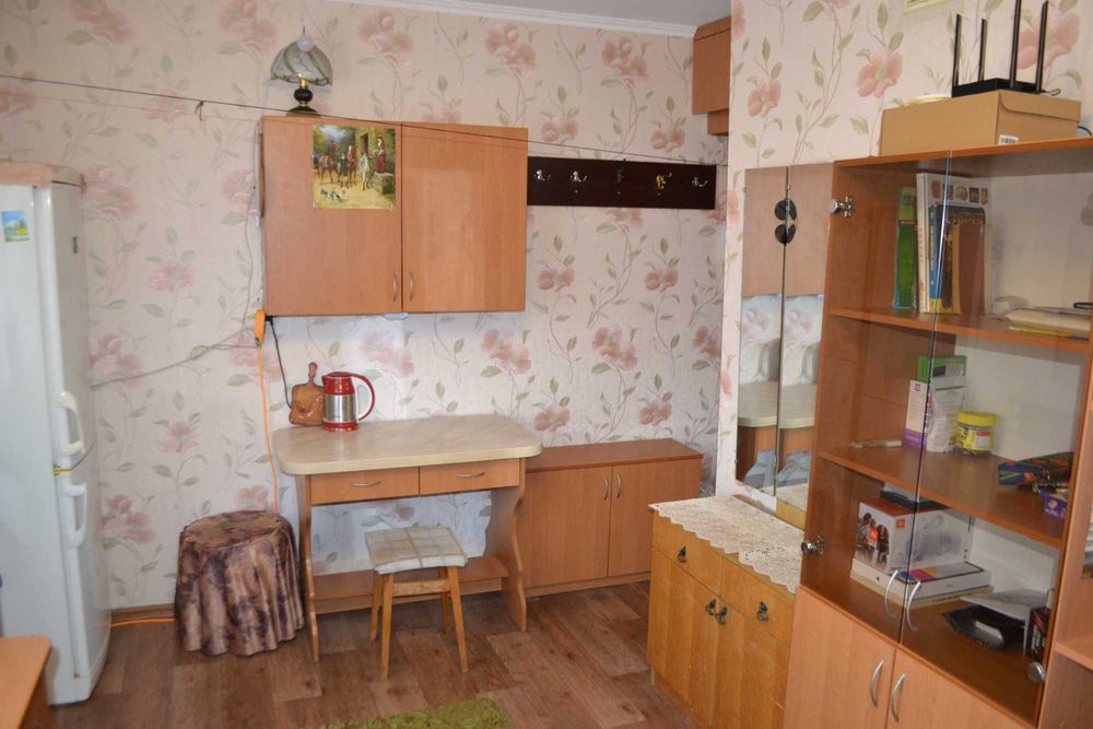 продам велику кімнату Лісовий масив Волкова космонавта Поповича 10а