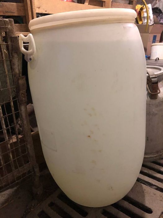 Пластикова бочка 125 л з кришкою, з ручками. Б/к.