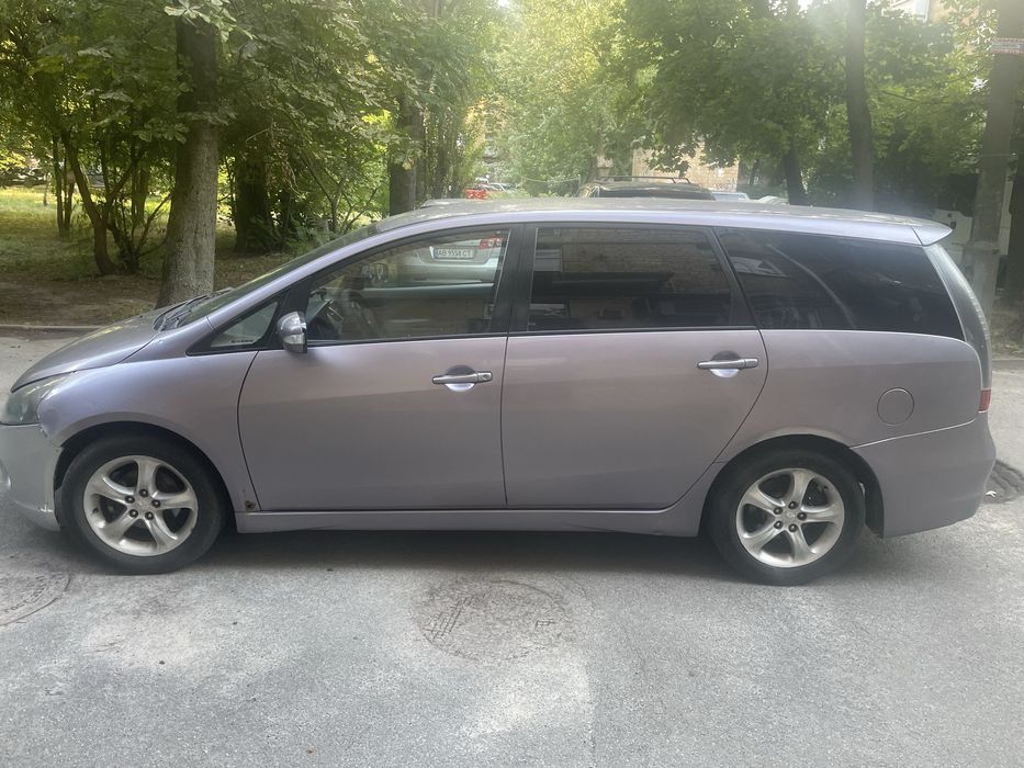 Автомобіль Mitsubishi Grandis