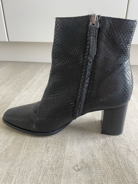 Botins pretos pele Massimo Dutti 37