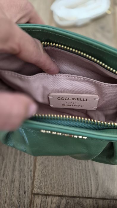 сумка Coccinelle клатч шкіра на ланцюжку оригінал