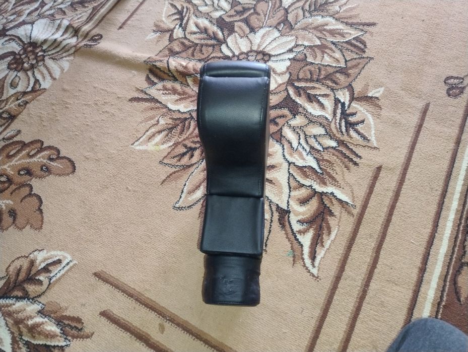 Підлокотнік на дастер