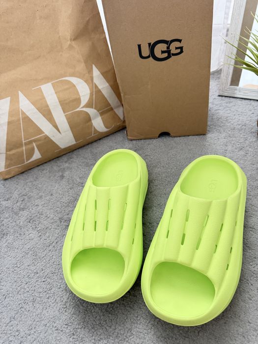 Жіночі стильні красиві шльопанці шлепки UGG оригінал 38-38,5