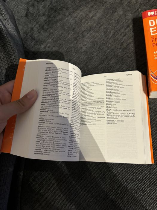 2 Dicionários Escolares Português-Francês e Português-Inglês