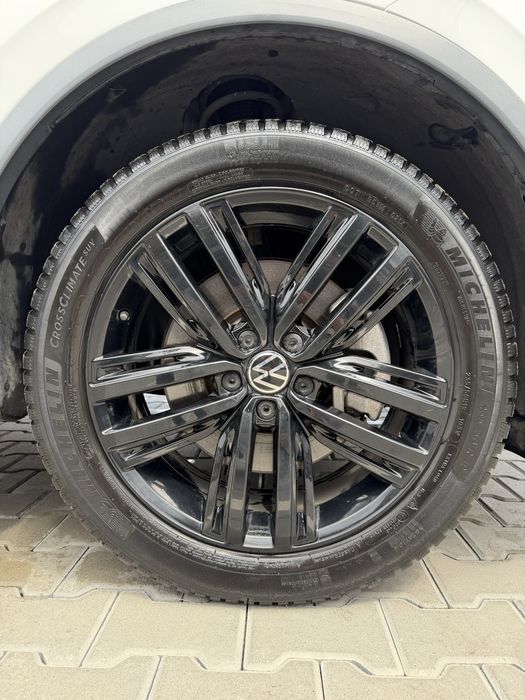 Volkswagen Tiguan  SE R-Line