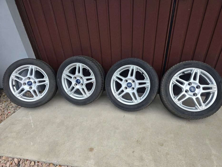 Felgi aluminiowe Ford 15" 4x108 ET 47,5 + opony 195/50 R15
