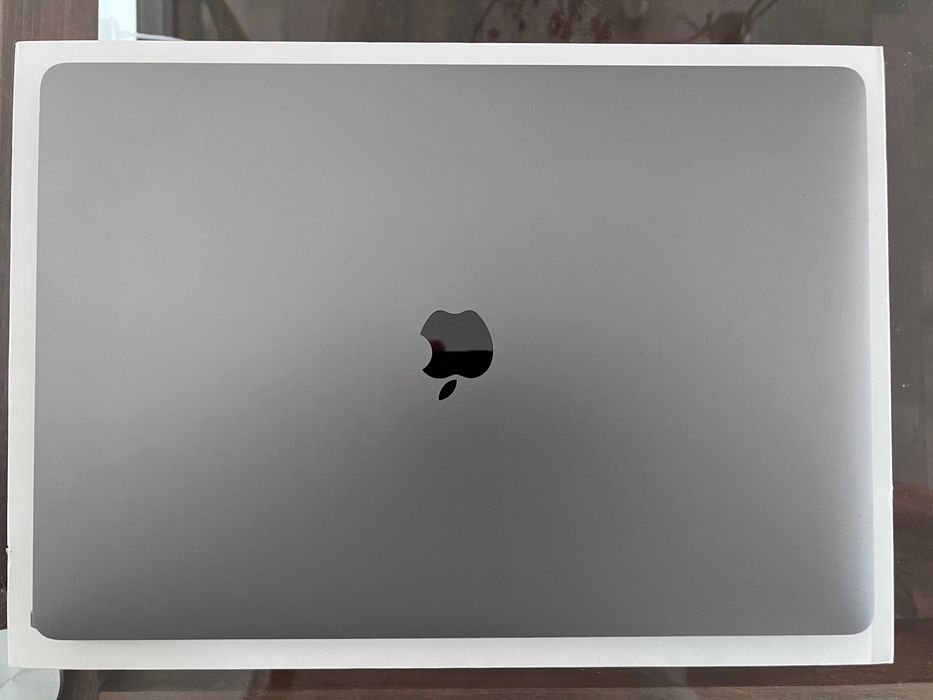 Продам ноутбук MacBook Pro, 16", Intel i9, 16 GB RAM, 1Tb