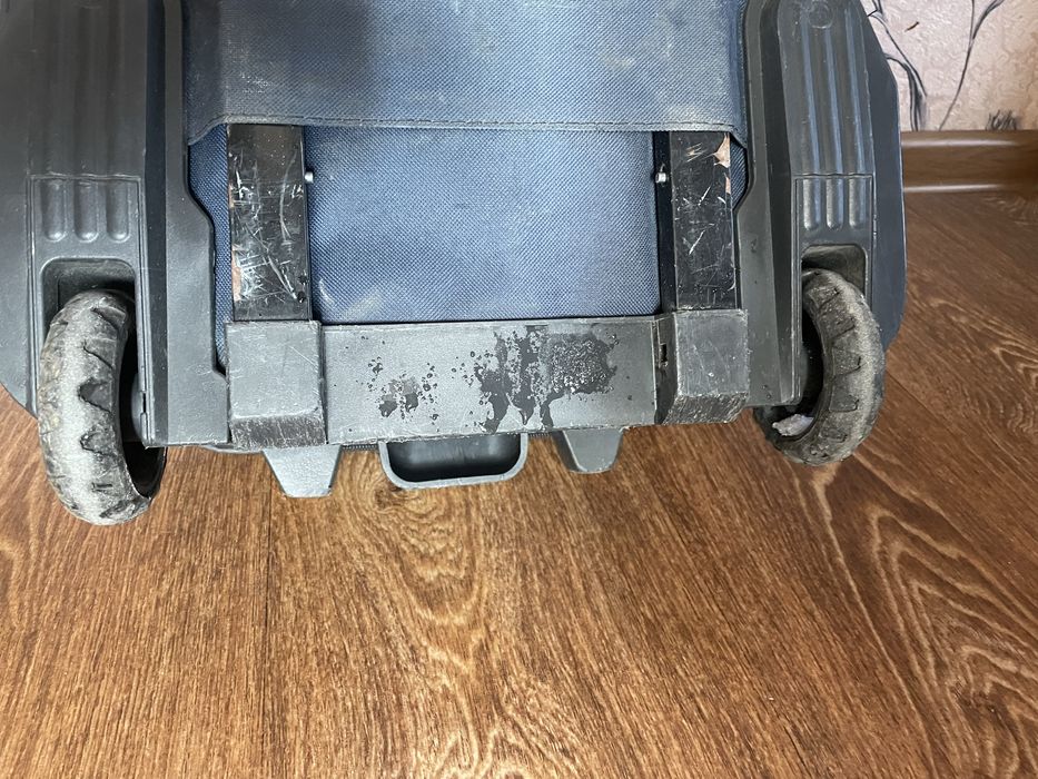 Продам валізу чемодан бу.