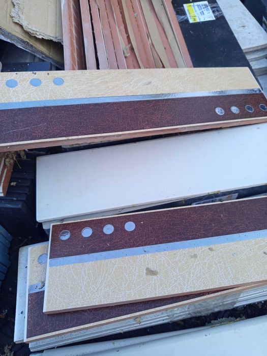 Lambrim e rodapé em cerâmica